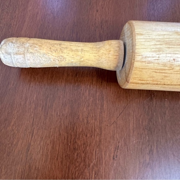 🌟3/$20🌟 WOOD Rolling Pin - Picture 7 of 9